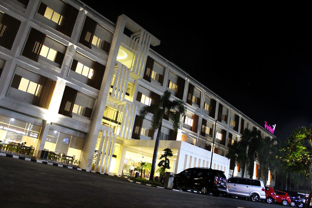 Swiss-Belinn Cibitung Exterior photo